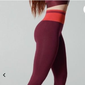 NWOT Fabletics High-Waisted Seamless Stripe 7/8